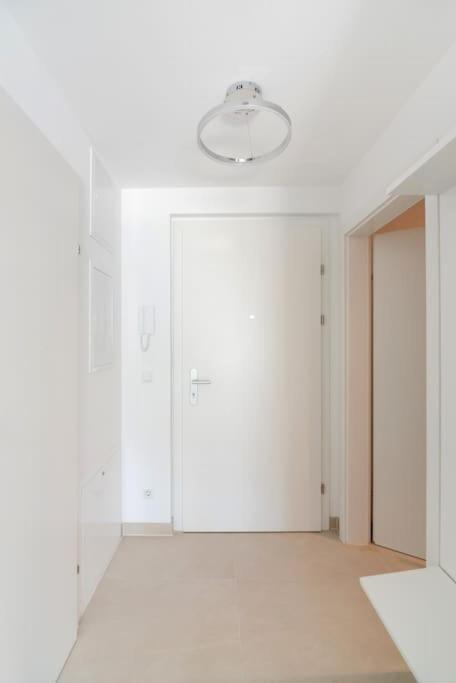 Appartamento Neu Und Hell In Zentraler Ruhelage Mit Parkplatz Vienna Esterno foto