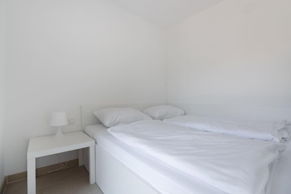 Appartamento Neu Und Hell In Zentraler Ruhelage Mit Parkplatz Vienna Esterno foto