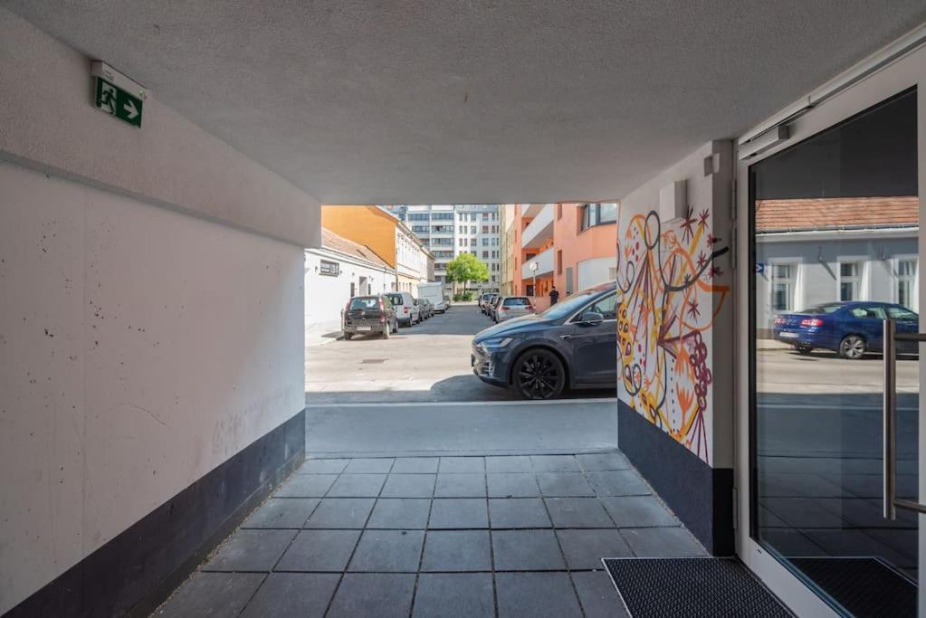 Appartamento Neu Und Hell In Zentraler Ruhelage Mit Parkplatz Vienna Esterno foto