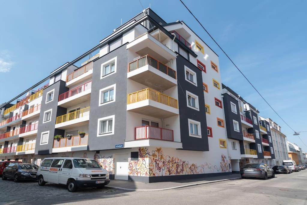 Appartamento Neu Und Hell In Zentraler Ruhelage Mit Parkplatz Vienna Esterno foto