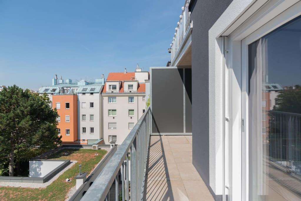 Appartamento Neu Und Hell In Zentraler Ruhelage Mit Parkplatz Vienna Esterno foto