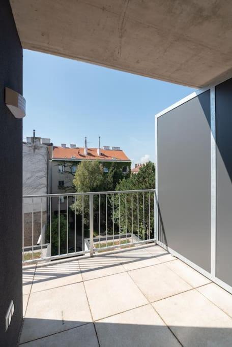 Appartamento Neu Und Hell In Zentraler Ruhelage Mit Parkplatz Vienna Esterno foto